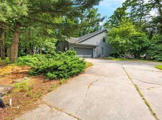 10880 Cougar Dr, Granger, IN