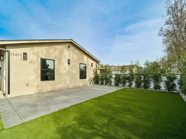 13417 Debby St #1/2, Van Nuys, CA 91401