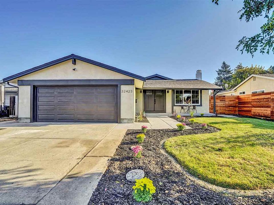 1st image of 32423 Lois Way