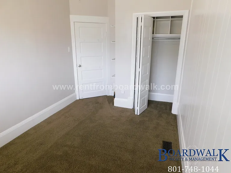 657 E Warnock Ave — Photo 29