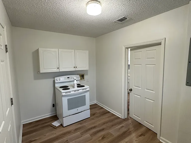 614 S Tillman St — Photo 11