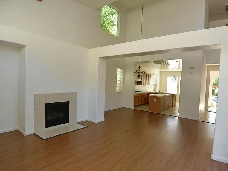 3204 N Kayenta St — Photo 2