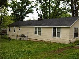 3rd image of 2151 Summitt Ave