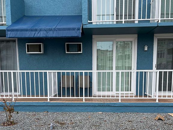 3rd image of 225 E Wildwood Ave #118