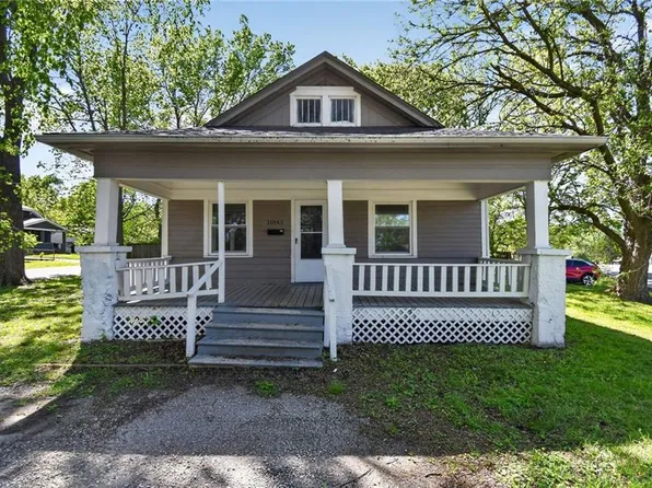 10143 E Golf Ave, Independence, MO 64053