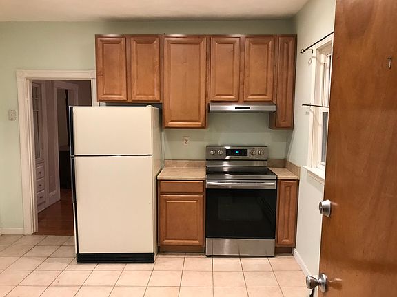 2nd image of 118 New Park St