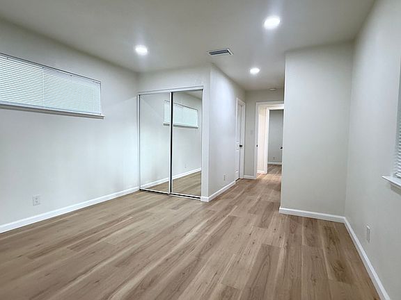 4th image of 2112 Dogwood Way