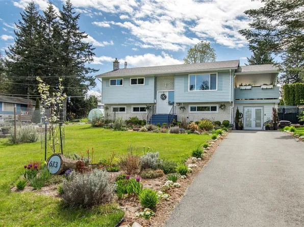 613 Nootka St, Comox, BC V9M 2L8