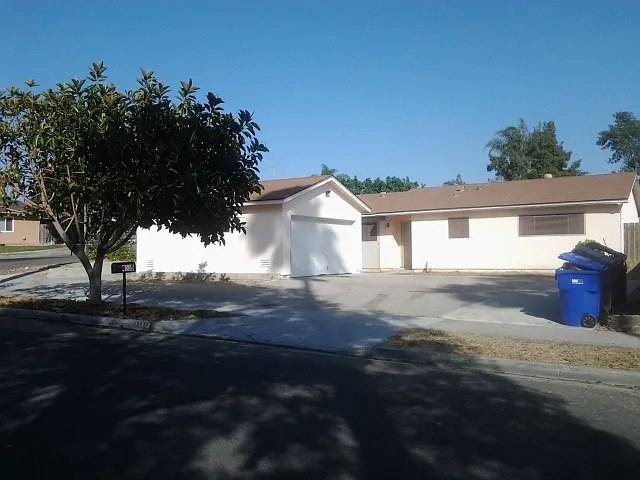 4035 Thomas St — Photo 1