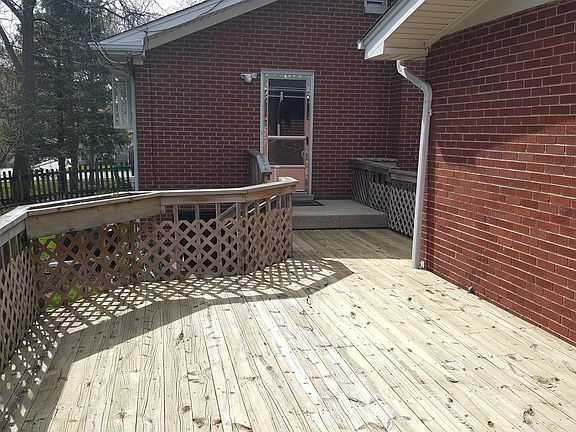 4th image of 143 McIntosh Ave