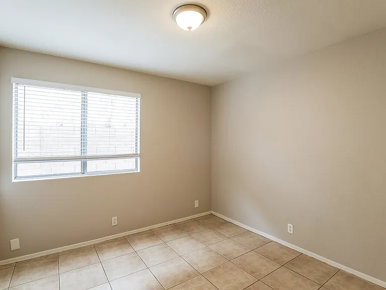 8745 W Tuckey Ln — Photo 14