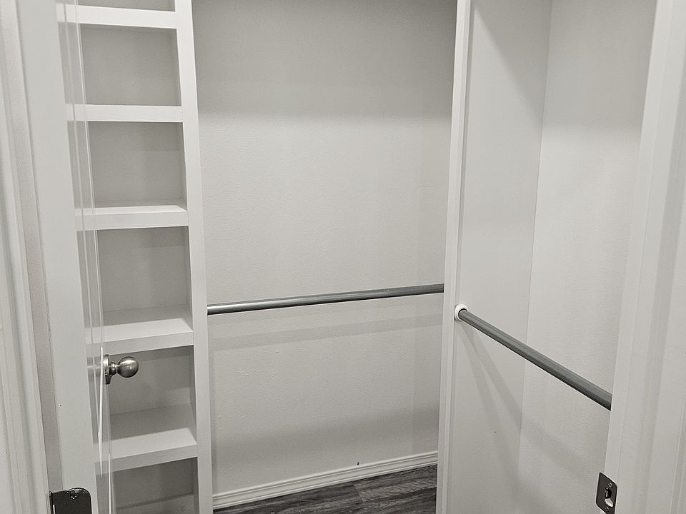 1st image of 322 N Avenue B #A