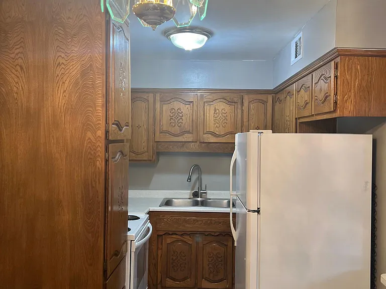 3608 Lafayette Dr NE #B — Photo 6