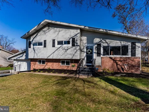 2173 Carol Dr, Harrisburg, PA 17110