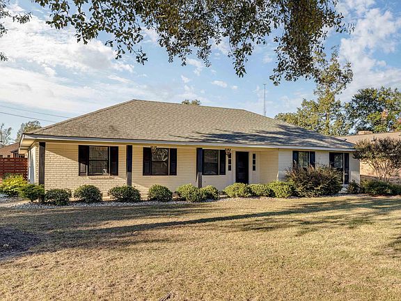 3rd image of 107 McAlpine Dr
