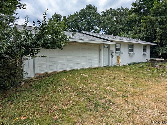 3rd image of 223 Fork Heights Dr
