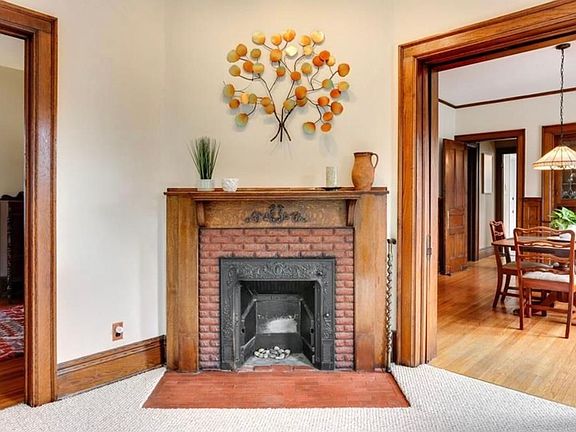 5th image of 125 Crescent Ave