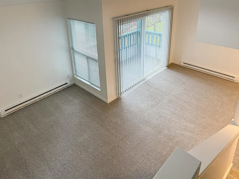 Sandpiper East Apartments — Photo 18