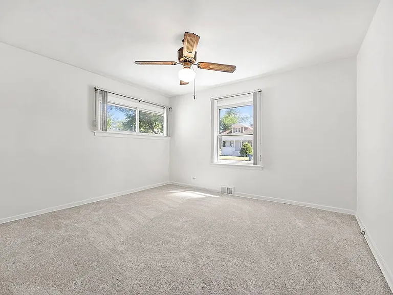 630 Wilson St — Photo 5