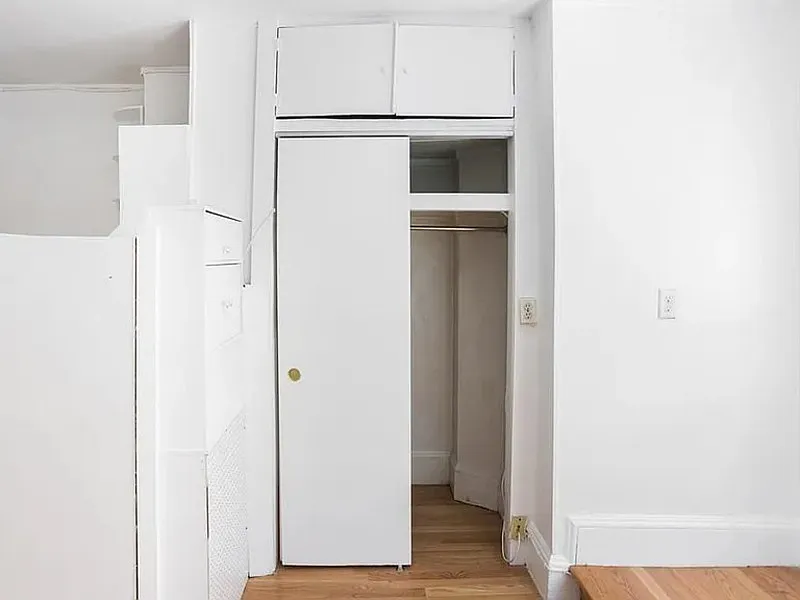 Studio, 1.0 bath, 325 sqft, $1,770 — Photo 3