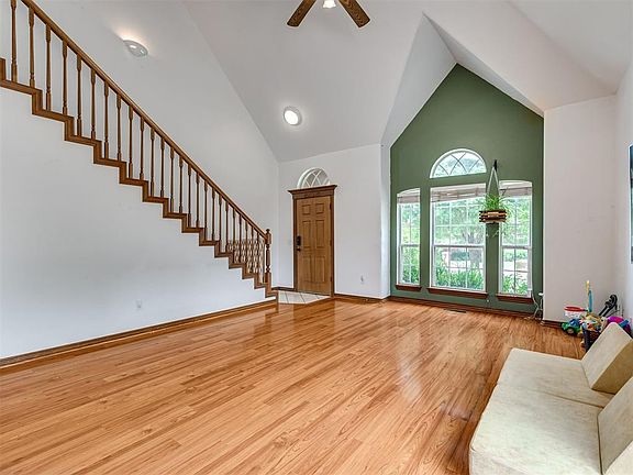 5th image of 2800 Weymouth Ct
