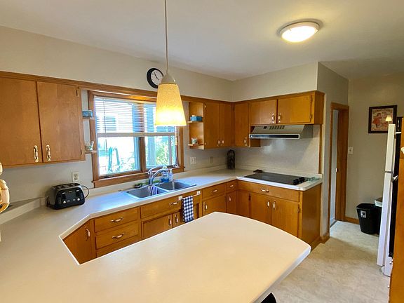 5th image of 412 2nd Ave S