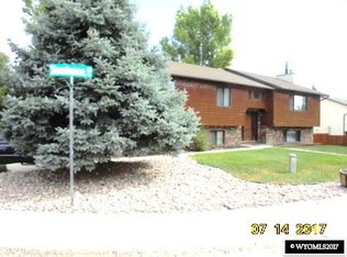 505 Sundance Dr, Green River, WY 82935