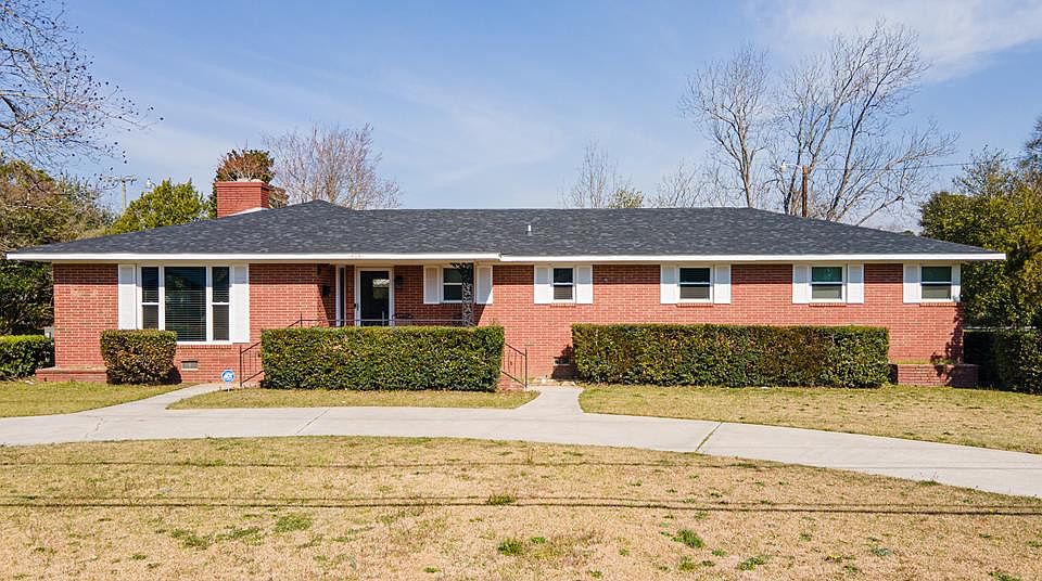 1st image of 614 NE Camille Street