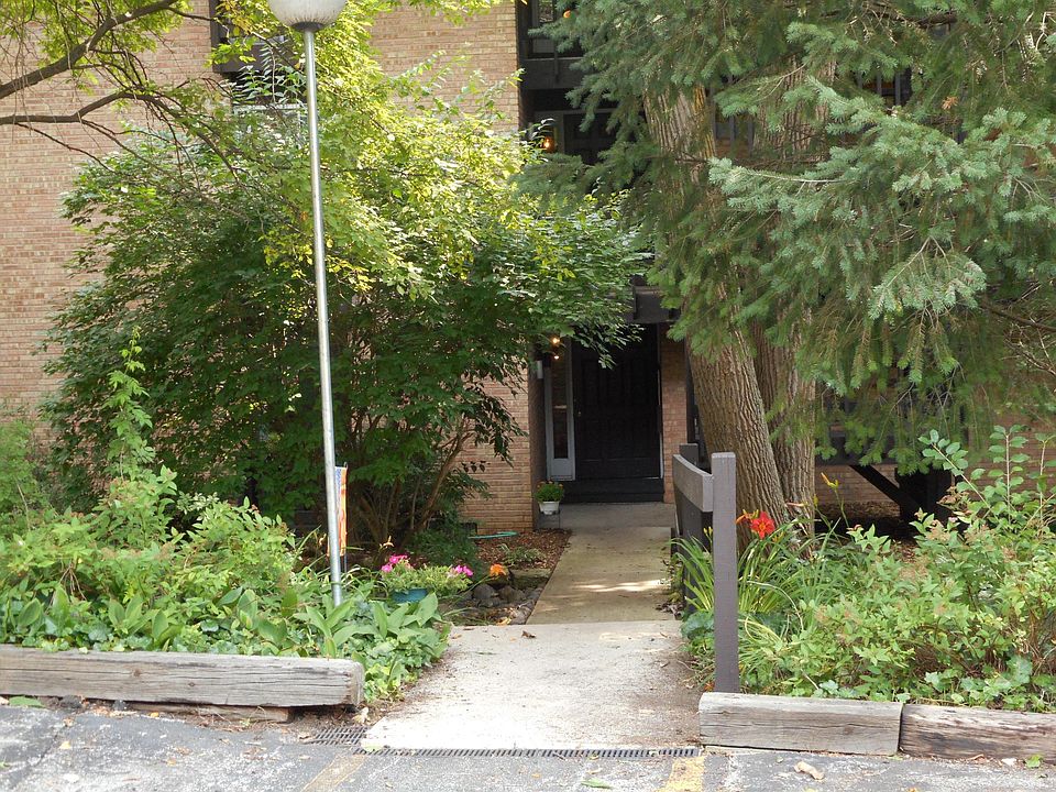 1st image of 5601 Lakeside Dr APT 2B