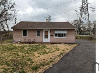 8603 Graham Ln, Saint Louis, MO 63134