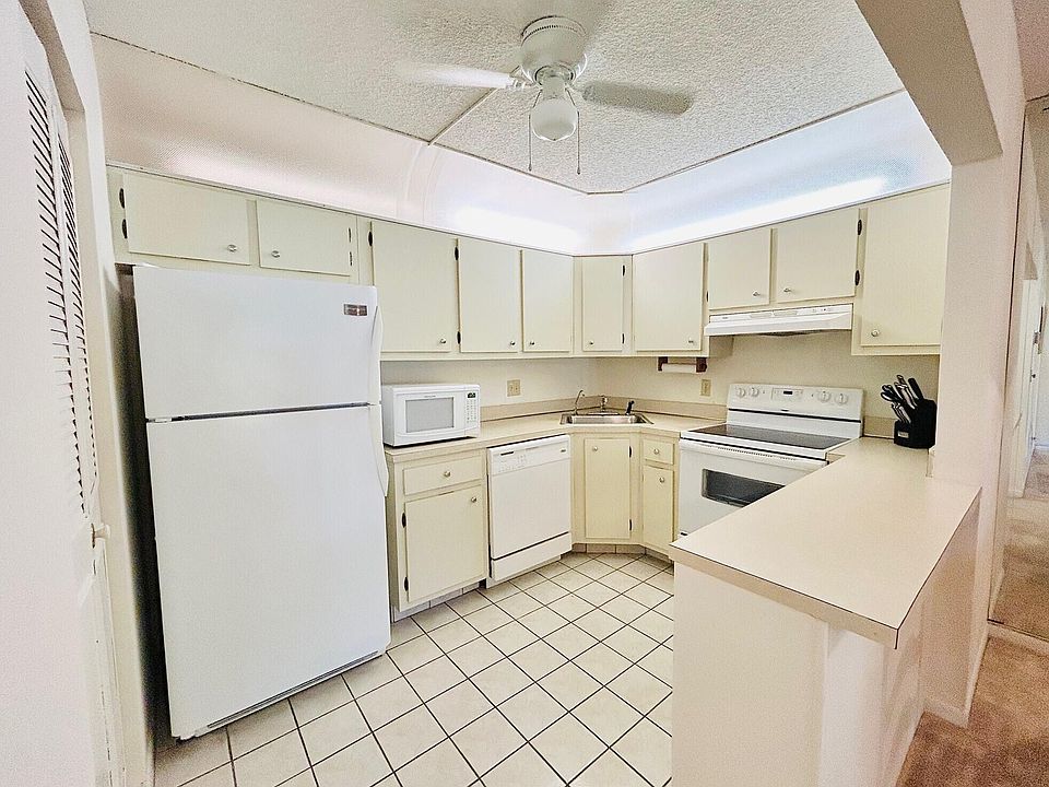 1st image of 414 Pine Glen Lane #C-1