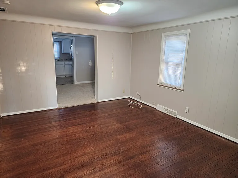 1353 S Linville Ave — Photo 3