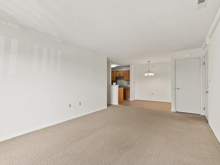 California Apartments — Photo 44
