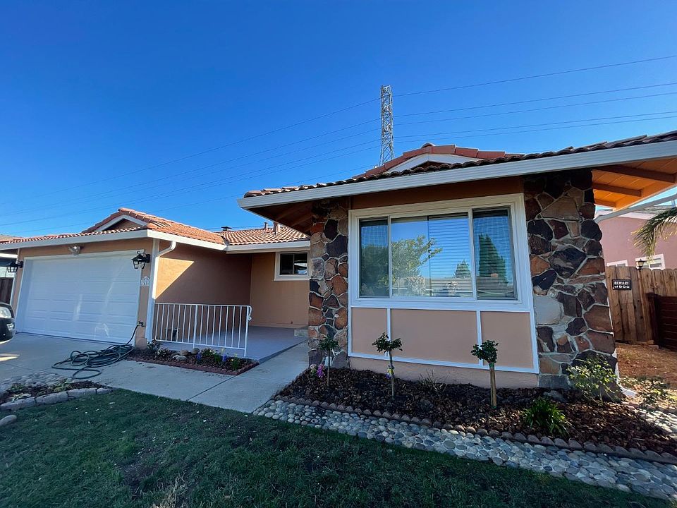 1st image of 2496 Sturla Dr