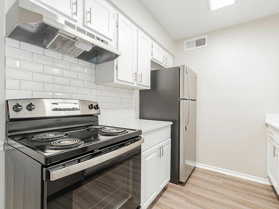 1st image of 1301 W Highway 287 Byp APT 107
