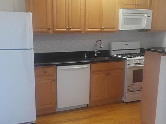 2nd image of 530 2nd St APT D4