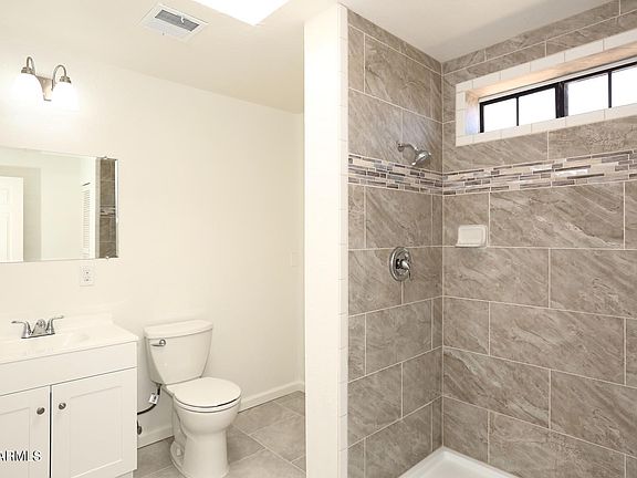 4th image of 11111 W Connecticut Ave