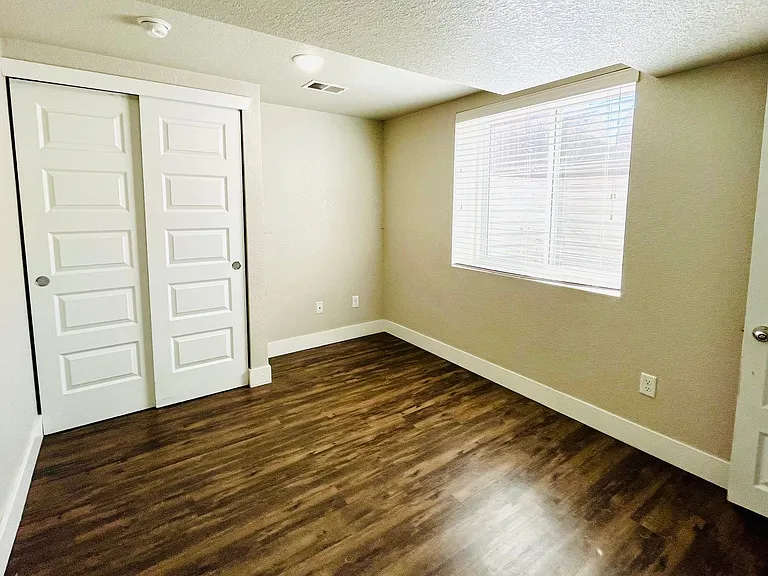 1559 Vine St — Photo 9