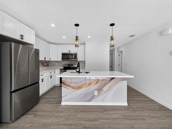 5th image of 522 Way St