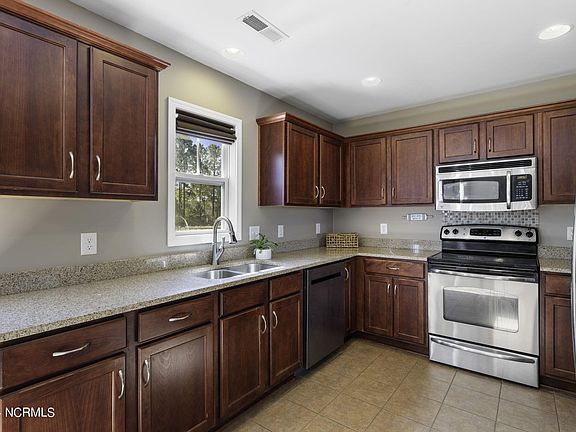 4th image of 1340 Waters End Court