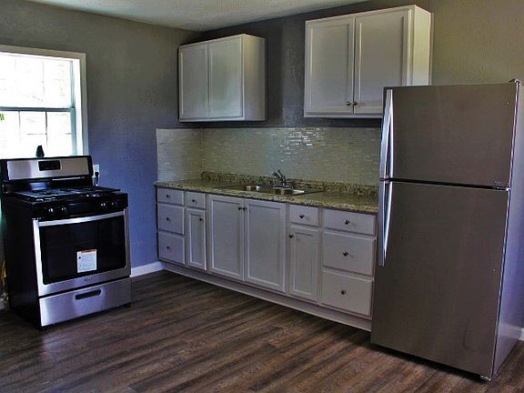 5th image of 305 5th Ave APT 2