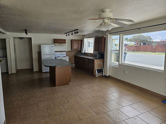 Dining Room looking into Kitchen