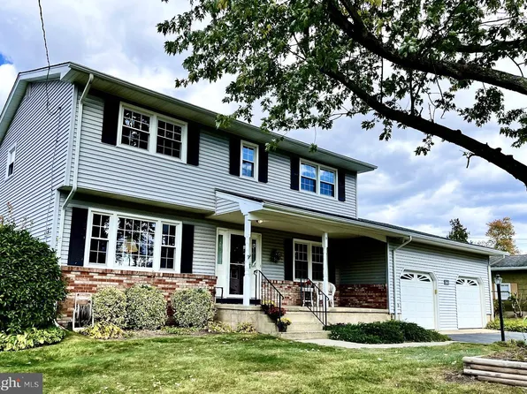 9 Periwinkle Ln, Hamilton, NJ 08619