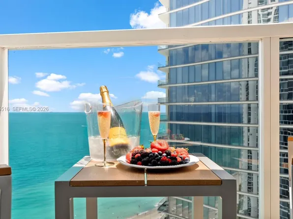 18001 Collins Ave #2512, North Miami Beach, FL 33160