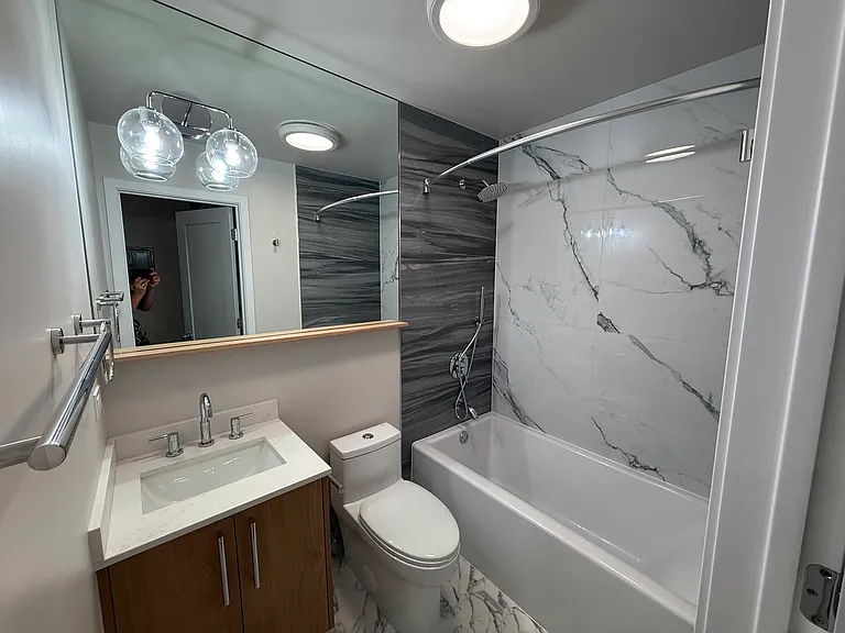 1118 S Western Ave #1C — Photo 10