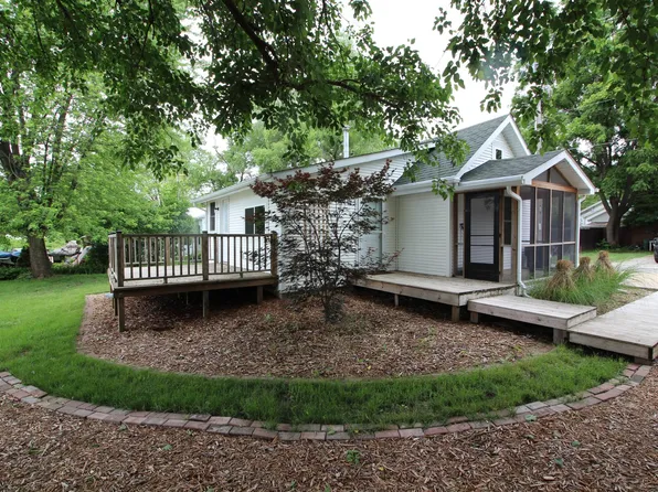 1820 I St, Iowa City, IA 52240