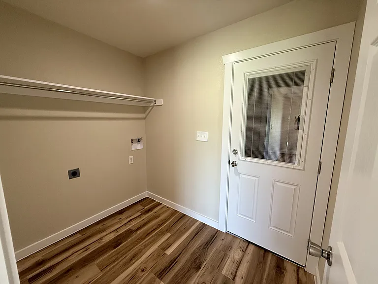 116 Village Pl — Photo 6