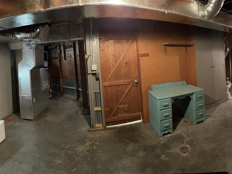 118 Northwestern Ave — Photo 17