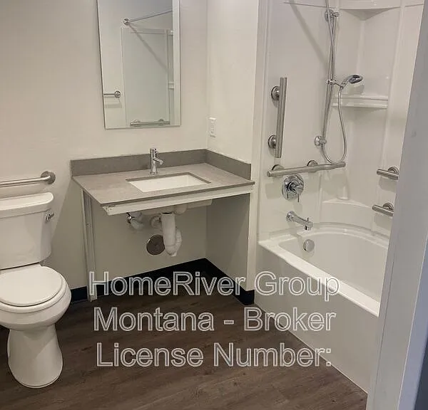 320 Clay St #102 — Photo 9