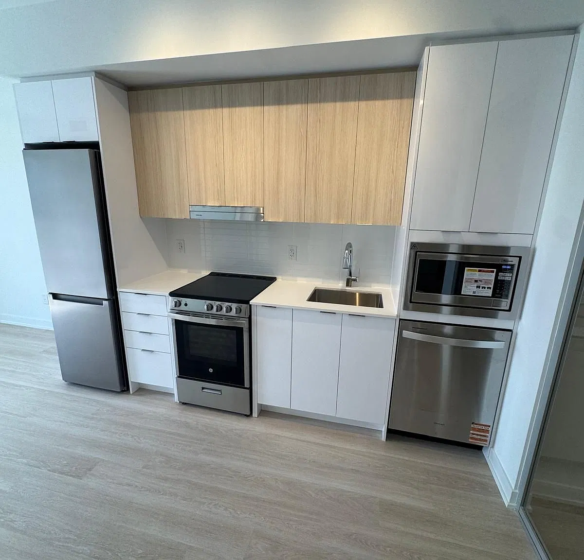 2 bed, $2,400 — Photo 1